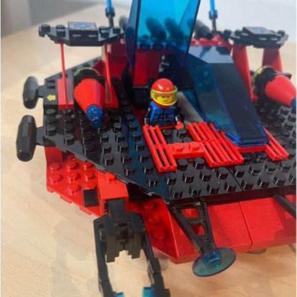 SOLD Vintage Lego Space: Saucer Centurion Set 6939 - Picture 2 of 4